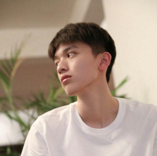 帅气男生生活照组图,男生生活照组图集锦