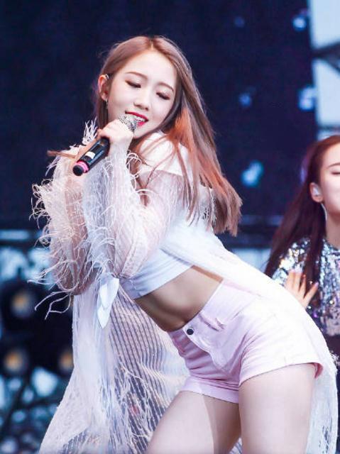 yamy斗舞背景音乐,揭秘yamy斗舞背后的热血旋律