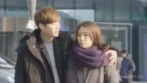 朴信惠李钟硕花絮,朴信惠李钟硕花絮中的甜蜜互动